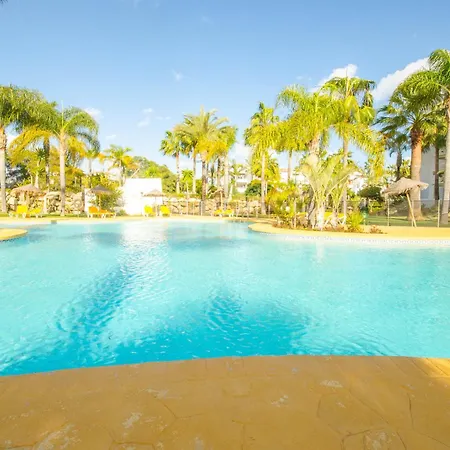 Costalita - Pool By The