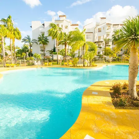 Costalita - Pool By The Apartment
